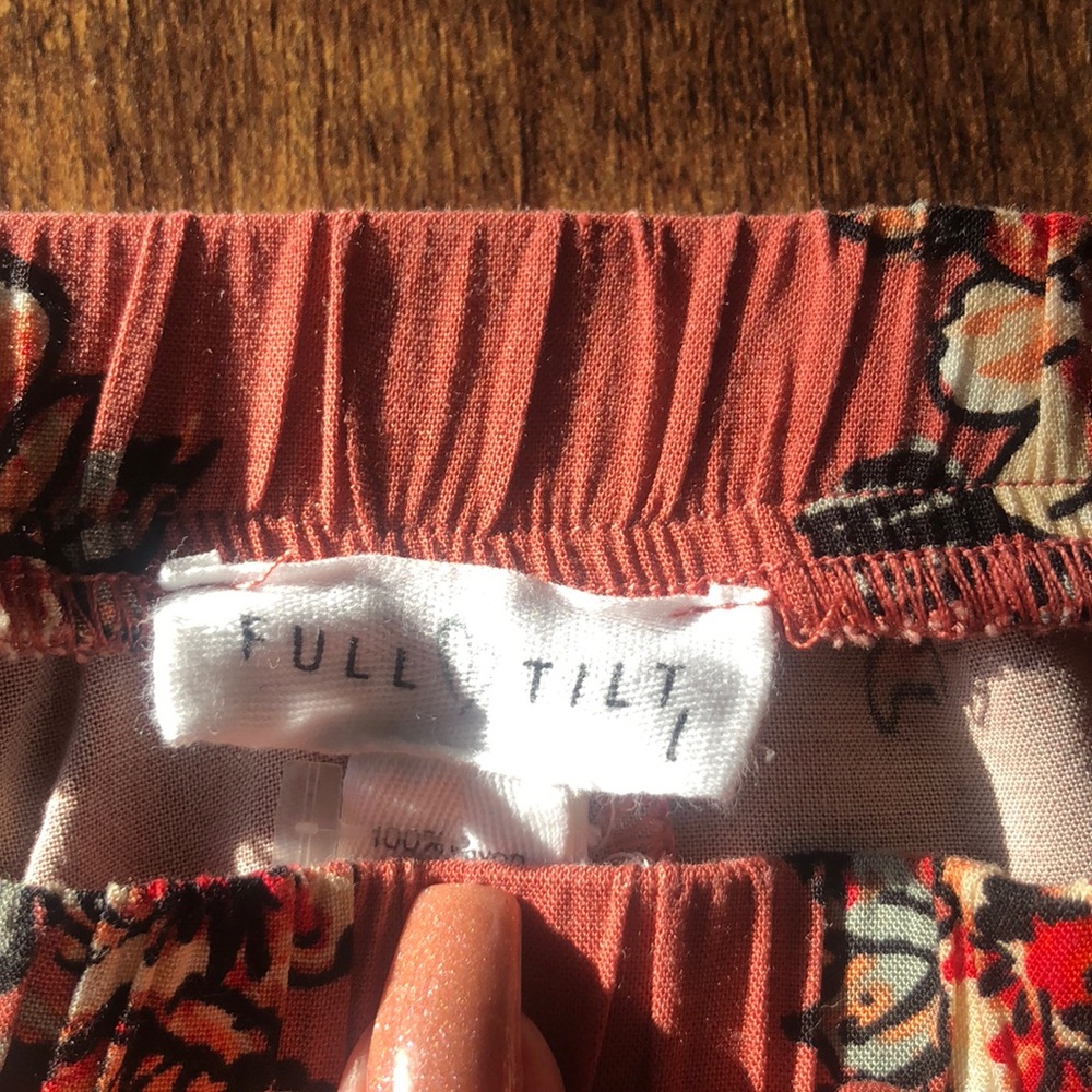 Shorts - Picture 3 of 3